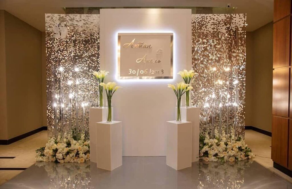 6 interesting ways to use mirrors as event decor